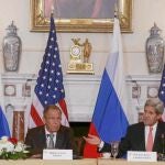 De izda. a dcha. Shoigu, Lavrov, Kerry y Hagel, ayer en Washington