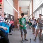 Estudiantes aguardan en la UPC para repetir el examen de Matemáticas tras el error de la Generalitat