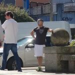 El taxista acudió a trabajar con una falda vaquera blanca