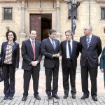 María de Diego, Francisco Gamón, Amparo González; el consejero de Asturias, Guillermo Martínez; el presidente de Asturias, Javier Fernández; De Santiago-Juárez; el consejero de Aragón, Antonio Suárez; la consejera gallega, Beatriz Mato, y su directora de la Mujer
