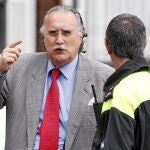 El alcalde de Bilbao, Iñaki Azkuna, no ve motivos para sustituir a Jone Artola