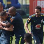 Neymar, en el entrenamiento con Brasil