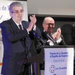 José Manuel Lara recibe los aplausos de los presentes
