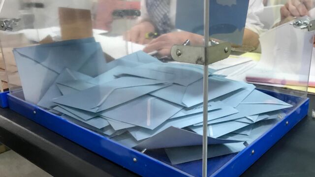 Urna con votos de la Elecciones Europeas