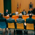 La vista del juicio apenas duró unos minutos. Tras levantarse la sesión, los abogados, así como el fiscal y el tribunal, cuadraron agendas y acordaron posponerlo hasta el 4 de noviembre.
