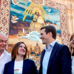 Casado en la plaza de la Virgen junto a Esteban González Pons, María José Català e Isabel Bonig
