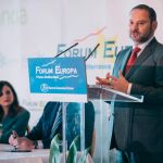 El ministro de Fomento, José Luis Ábalos, intervino ayer en Fórum «Europa. Tribuna Mediterránea» y eligió a la candidata del PSPV a la Alcaldía de Valencia, Sandra Gómez, para realizar su presentación