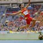 Eusebio Cáceres durante la final de la prueba de salto de longitud masculina en la que ha acabado en cuarta posición, con una marca de 8,26m