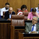 El escaño vacío de Susana Díaz durante todo el debate / Foto: Manuel Olmedo