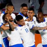 Los jugadores de Brasil celebran uno de los goles anotados ante Bolivia