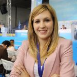 Ana Pérez junto a Ignacio González ayer en el congreso de NN GG