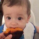 Cuando el bebé empieza con la alimentación complementaria, no es lo más aconsejable iniciar con alimentos de sabor dulce, ya que estamos predisponiendo al lactante a aumentar su preferencia por este sabor