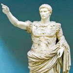 La estabilidad que trajo Augusto como primer emperador se refleja en esta escultura, que hoy se exhibe en los Museos Vaticanos