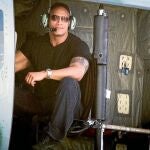 Dwayne Johnson «The Rock», subido en un helicóptero durante la grabación del programa