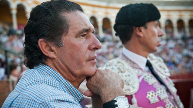 El matador de toros retirado y actual apoderado José Antonio Campuzano ha sufrido un grave percance en la finca de la ganadería de Fuente Ymbro.
