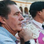 El matador de toros retirado y actual apoderado José Antonio Campuzano ha sufrido un grave percance en la finca de la ganadería de Fuente Ymbro.