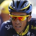 Alberto Contador del Saxo a su llegada a meta de la 13ª etapa del Tour entre Tours y Saint-Amand-Montrond