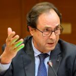 El conseller Soler lamentó recientemente que el Gobierno central aprueba una subida salarial para los funcionarios «pero no nos da más dinero» (Efe)