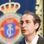 El catedrático en Historia del Derecho tomó ayer posesión de su cargo