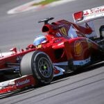 Fernando Alonso rueda con el F-138 en el pasado Gran Premio de Alemania