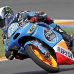 El tercer clasificado del Mundial de Moto3, el piloto español Alex Rins, logró la «pole» esta mañana en el GP de la Comunidad Valenciana