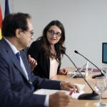 El conseller de Hacienda y Modelo Económico, Vicent Soler, y la vicepresidenta del Consell, Mónica Oltra, presentaron ayer la ley de Medidas Fiscales que acompaña a los Presupuestos Generales del Estado de 2019