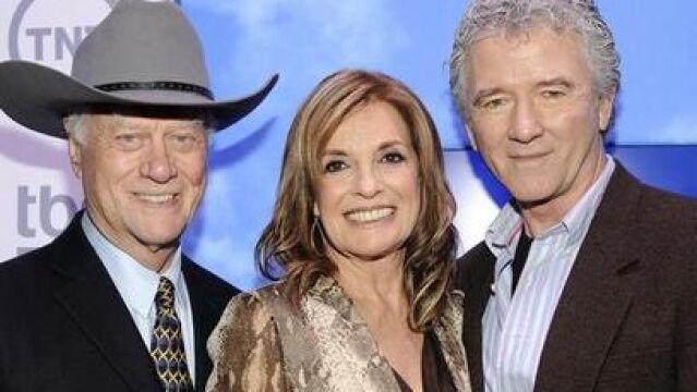 Los Ewing, la mítica familia tejana, regresa a la televisión más de tres décadas después con las mismas rivalidades e intrigas que les hicieron mundialmente famosos.