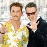 Nicolas Winding Refn (derecha), director de «Too Old To Die Young», junto a Miles Teller, protagonista / Ap