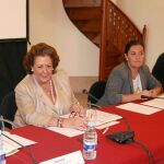 La alcaldesa de Valencia y la concejala de Empleo, ayer durante la inauguración del Foro Ciudades por el Empleo