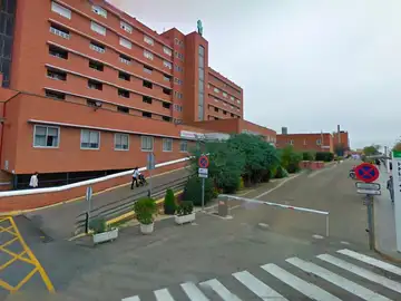 Hospital Materno-Infantil de Badajoz donde fue trasladada la niña de cinco años Hospital Materno-Infantil de Badajoz donde fue trasladada la niña de cinco años