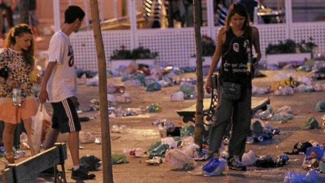 Aunque en esta edición la basura arrojada fue tres veces menor que en 2012, las labores de limpieza fueron más complicadas porque el nuevo recorrido es un 40% más amplio