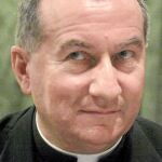 El recién elegido secretario de Estado del Vaticano, Pietro Parolin, durante un encuentro oficial en Hanói (Vietnam), en 2007