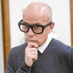 Juan Andrés Mompó: «La alta costura sirve para mantener vivo el sueño de la mujer»