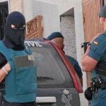 La Guardia Civil se desplegó por el pueblo durante horas hasta detener al «Cascapolos»