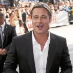 Brad Pitt cautiva a Toronto con sus otras «Raíces»