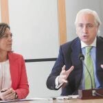 Milagros Marcos y José Luis Concepción durante la rueda de prensa celebrada en Burgos