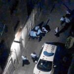 Una secuencia de los vídeos grabados por vecinos del Raval, que fueron testigos de unos hechos en los que falleció Juan Andrés Benítez