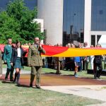 Izado de bandera en León