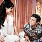 Richard Burton y Elizabeth Taylor, un amor tórrido fuera y dentro de la pantalla que dio mucho que hablar