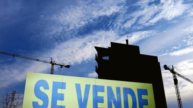 La compra de viviendas en la Comunitat por parte de extranjeros está manteniendo el sector a flote en plena crisis