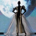 Andrés Sardá se puso galáctico con un desfile lleno de jaquards, piqués, crochés de cobre, punto de cruz y seda estampada