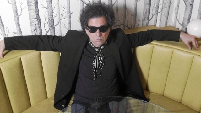 «El público es el dios que decide el destino de las canciones», asegura Calamaro