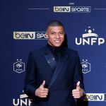 Mbappe a su llegada a la gala de la Unión Nacional de Futbolistas Profesionales (UNFP) / Ap