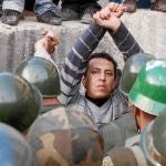 El Frente convocó ayer una gran manifestación para el martes, aunque ayer también salió la gente a la calle