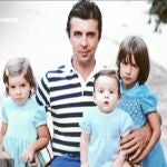 María, con su padre Emilio, y sus hermanos