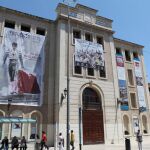 Plaza de toros de Alicante decorada para la feria del año pasado