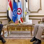 John Kerry, secretario de Estado de Estados Unidos, junto al general Al Sisi, ayer, en El Cairo