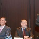 El presidente de la Junta, Juan Vicente Herrera, el titular del Constitucional, Francisco Pérez de los Cobos, y Antonio Pardo, en la apertura de las XIX Jornadas de la Asociación de Letrados del TC