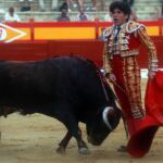 Pase del desprecio del novillero Borja Álvarez, que indultó un utrero de Fuente Ymbro