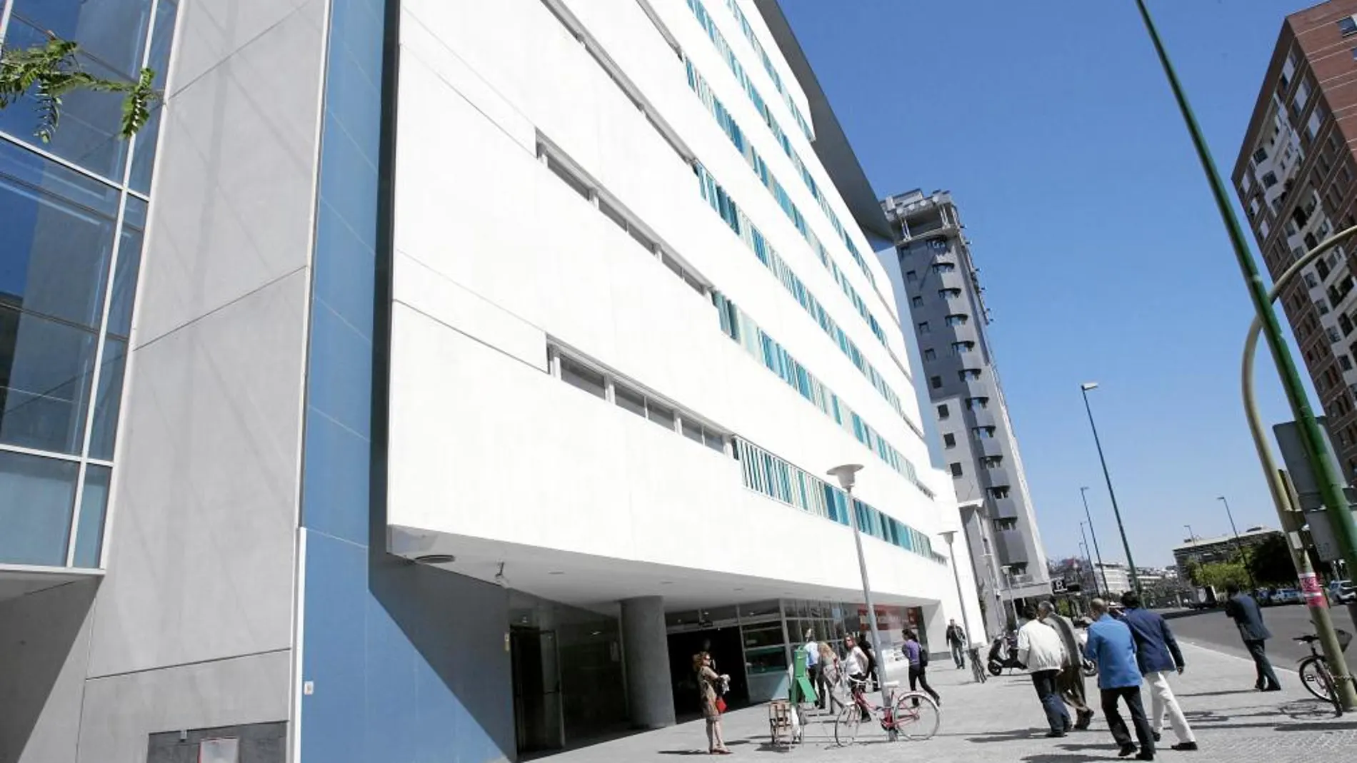 El edificio Noga, sede de los juzgados de lo Penal, lo Social y lo Mercantil de Sevilla